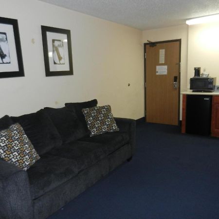 Super 8 By Wyndham Potosi Hotel Buitenkant foto