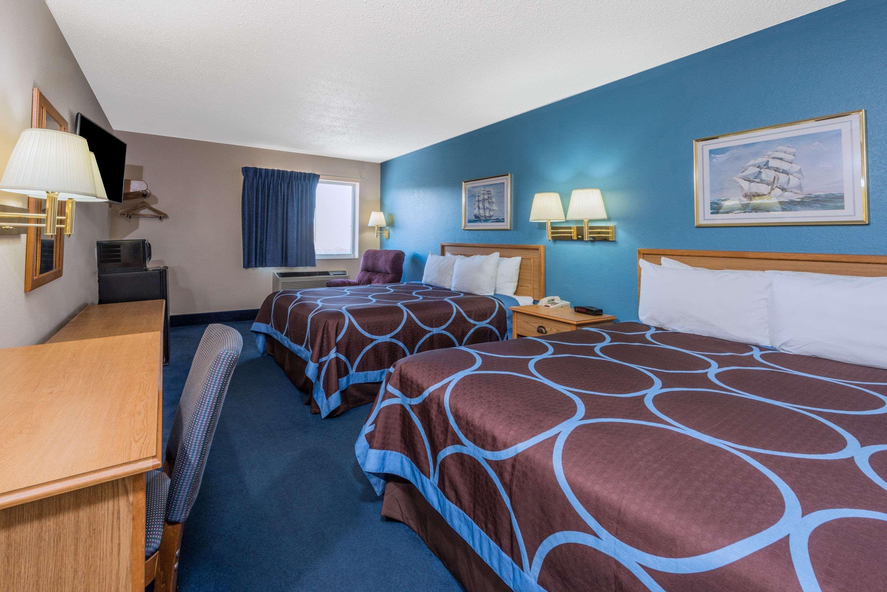 Super 8 By Wyndham Potosi Hotel Buitenkant foto