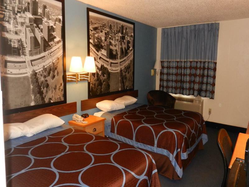 Super 8 By Wyndham Potosi Hotel Buitenkant foto