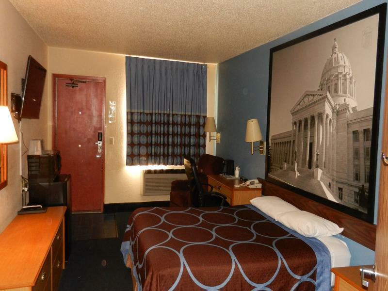 Super 8 By Wyndham Potosi Hotel Buitenkant foto